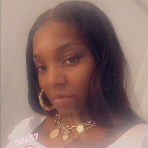 Meet your Posher, Rena